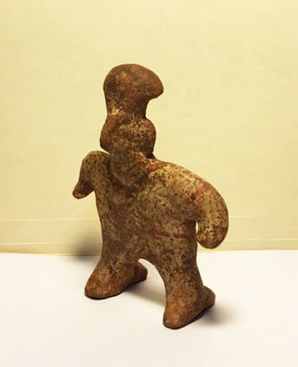 Pre-colombian statuette